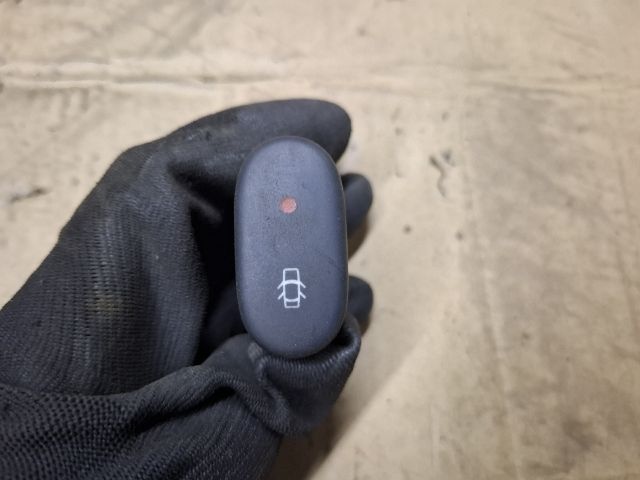 bontott RENAULT THALIA Központizár Kapcsoló