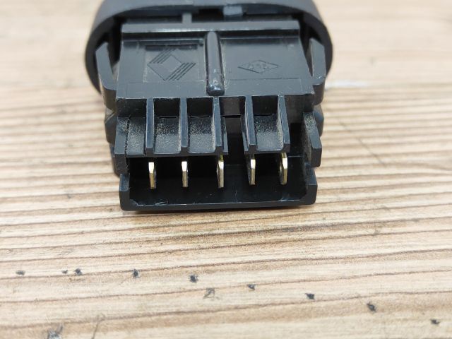 bontott RENAULT THALIA Központizár Kapcsoló