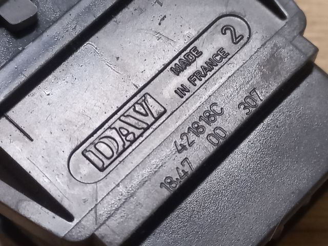 bontott RENAULT THALIA Központizár Kapcsoló