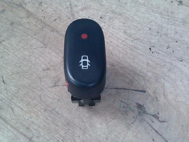 bontott RENAULT THALIA Központizár Kapcsoló