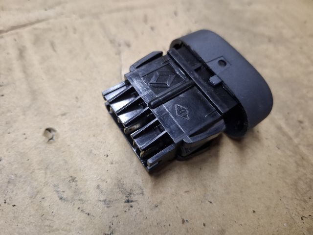 bontott RENAULT THALIA Központizár Kapcsoló