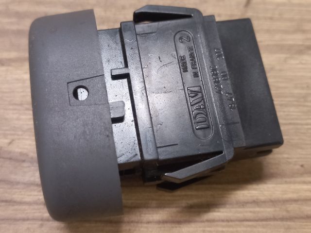 bontott RENAULT THALIA Központizár Kapcsoló