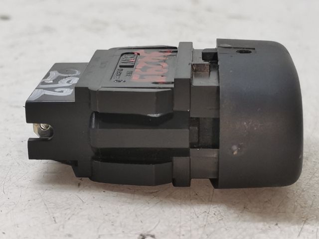 bontott RENAULT THALIA Központizár Kapcsoló