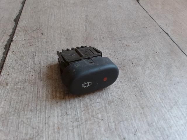 bontott RENAULT THALIA Központizár Kapcsoló