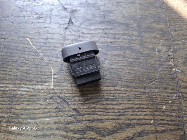 bontott RENAULT THALIA Központizár Kapcsoló