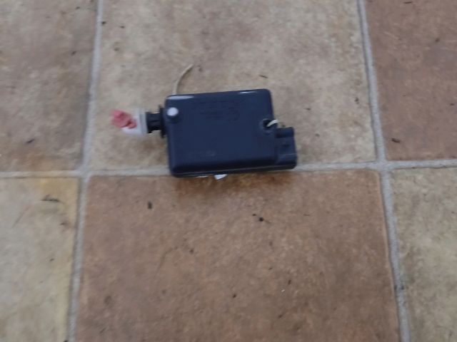 bontott RENAULT THALIA Központizár Motor Csomagtérajtó