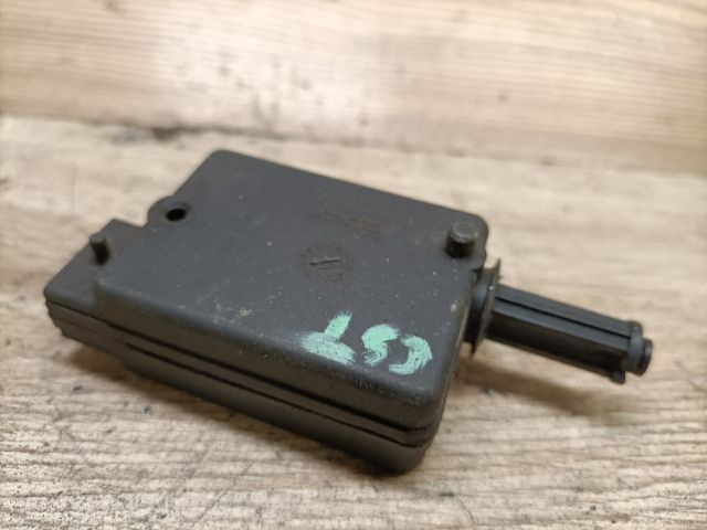 bontott RENAULT THALIA Központizár Motor Csomagtérajtó