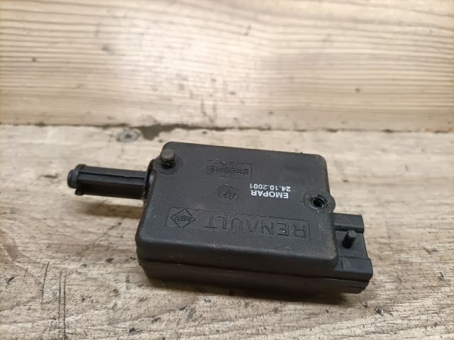 bontott RENAULT THALIA Központizár Motor Csomagtérajtó