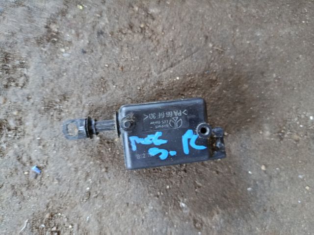 bontott RENAULT THALIA Központizár Motor Csomagtérajtó