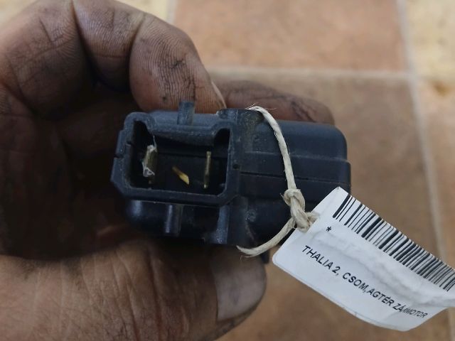 bontott RENAULT THALIA Központizár Motor Csomagtérajtó