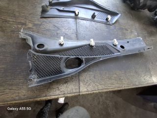 bontott RENAULT THALIA Levélrács