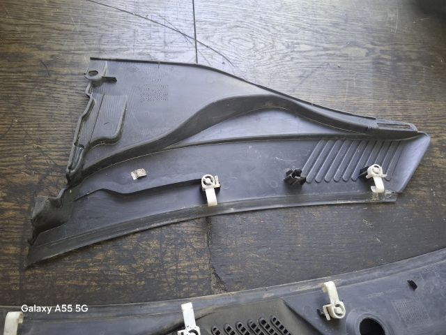 bontott RENAULT THALIA Levélrács