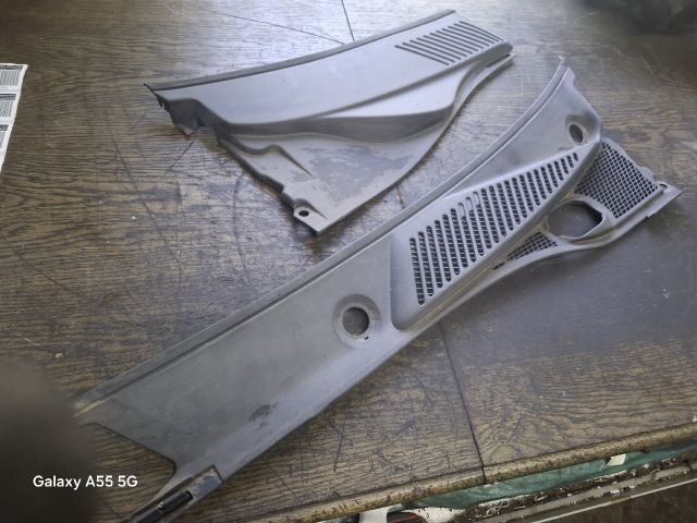 bontott RENAULT THALIA Levélrács