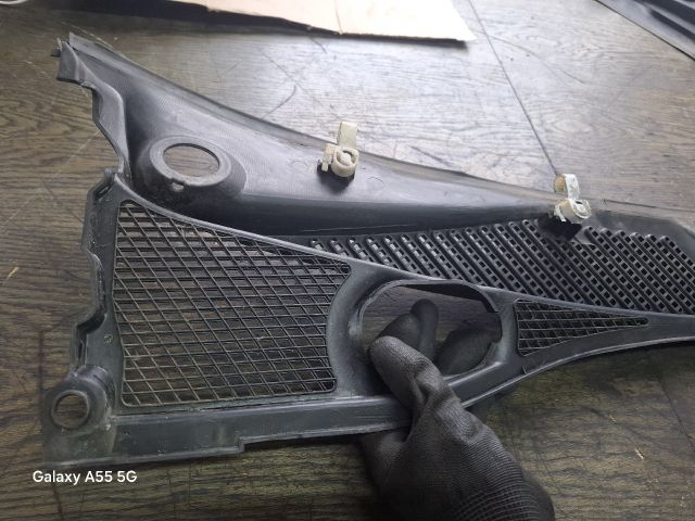 bontott RENAULT THALIA Levélrács