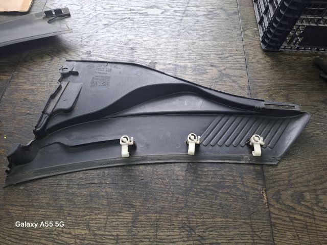 bontott RENAULT THALIA Levélrács