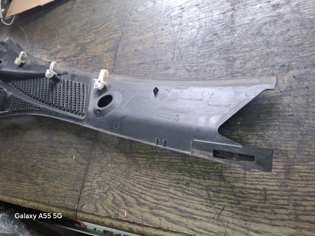 bontott RENAULT THALIA Levélrács