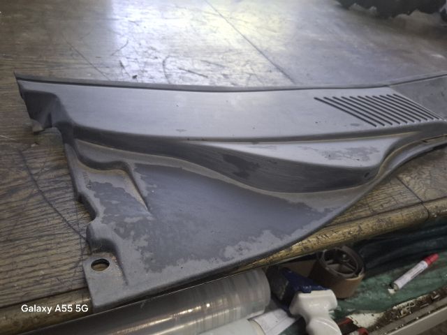 bontott RENAULT THALIA Levélrács