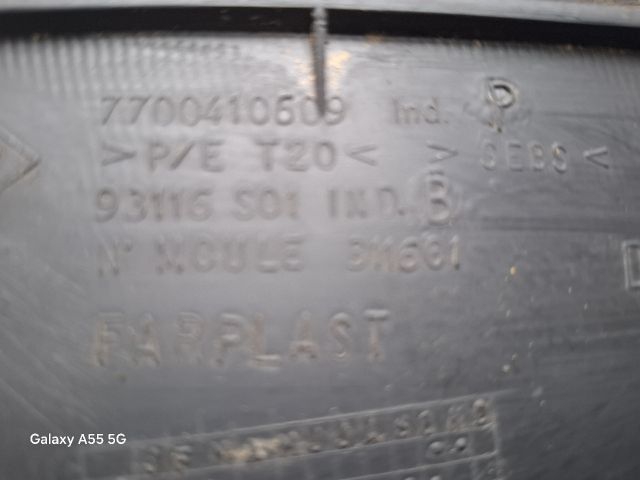 bontott RENAULT THALIA Levélrács