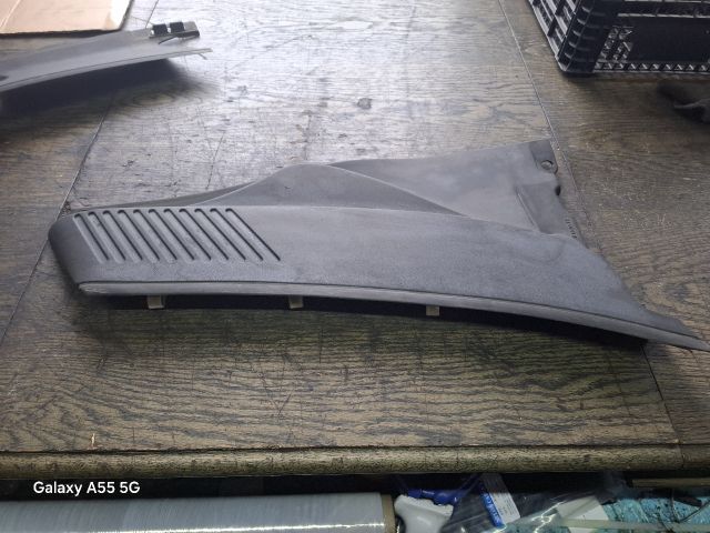 bontott RENAULT THALIA Levélrács