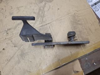 bontott RENAULT THALIA Motorháztető Nyitó Kar / Gomb