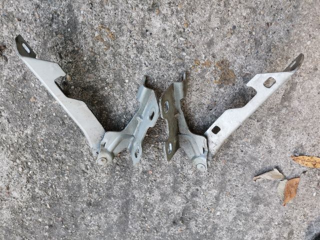 bontott RENAULT THALIA Motorháztető Zsanér Pár