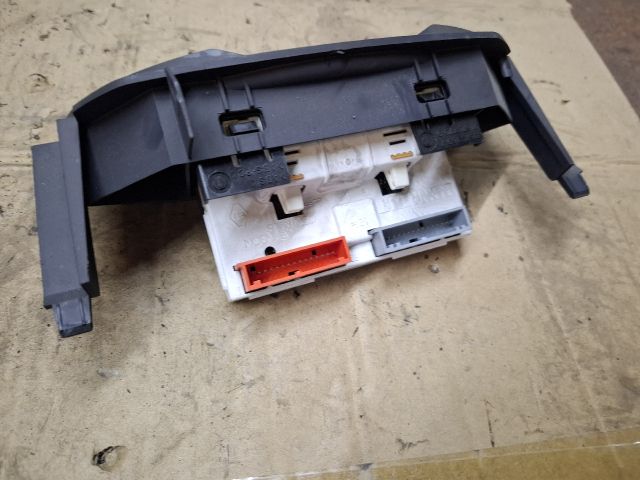 bontott RENAULT THALIA Multifunkciós Kijelző