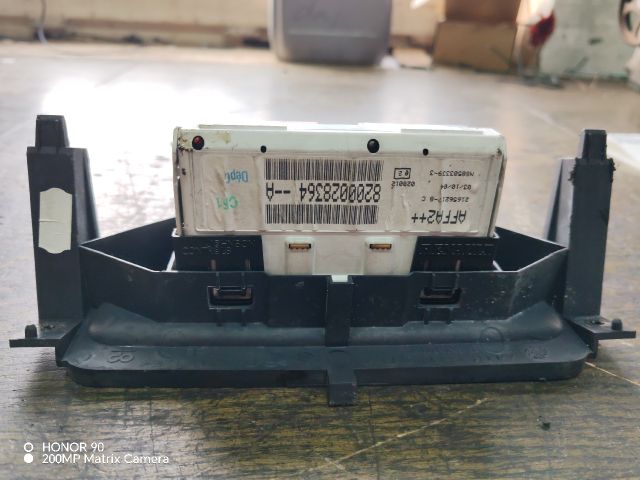 bontott RENAULT THALIA Multifunkciós Kijelző