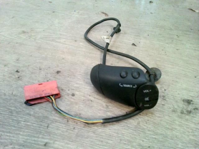 bontott RENAULT THALIA Rádió / CD Kapcsoló