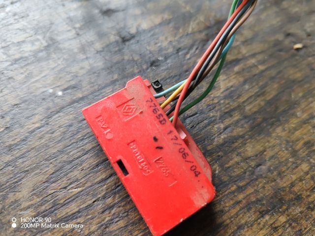 bontott RENAULT THALIA Rádió / CD Kapcsoló