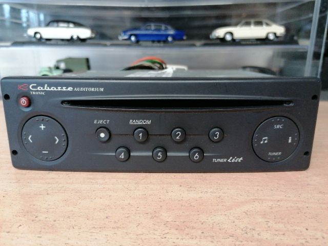 bontott RENAULT THALIA Rádió / CD