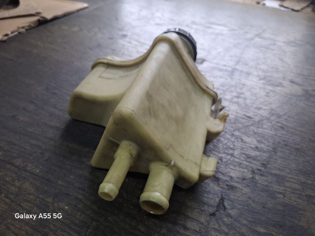 bontott RENAULT THALIA Szervóolaj Tartály