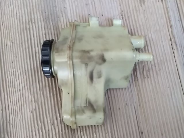 bontott RENAULT THALIA Szervóolaj Tartály