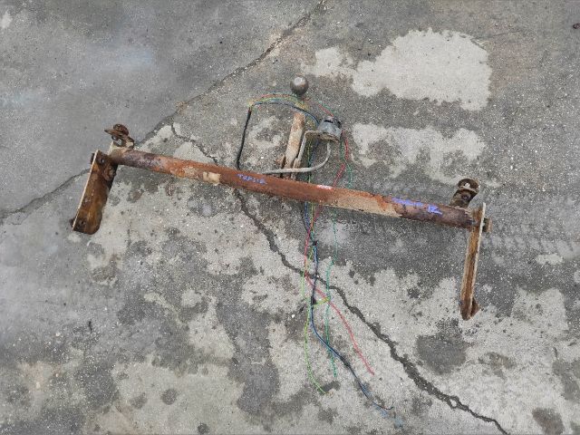 bontott RENAULT THALIA Vonóhorog