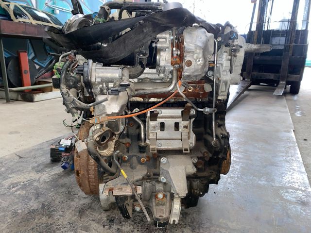 bontott RENAULT TRAFIC Komplett Motor (Segédberendezésekkel)