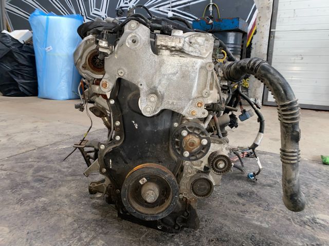 bontott RENAULT TRAFIC Komplett Motor (Segédberendezésekkel)