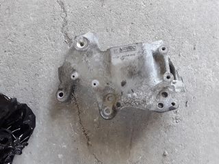 bontott RENAULT TRAFIC Motor Tartó Bak (Fém)