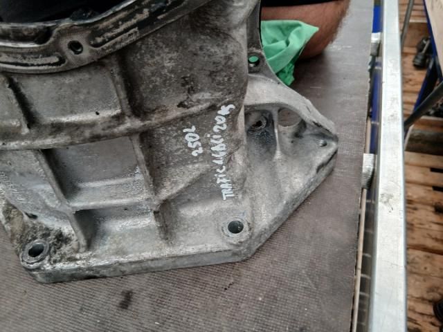 bontott RENAULT TRAFIC Olajteknő