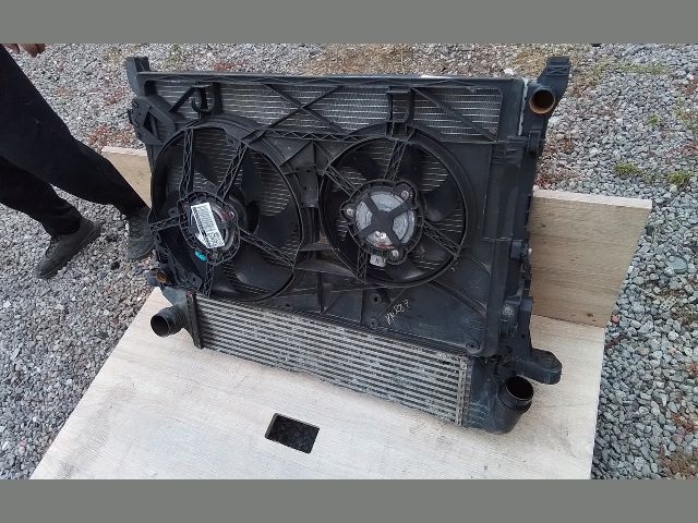 bontott RENAULT TRAFIC Hűtő Ventilátor(ok), Radiátor(ok) Szett