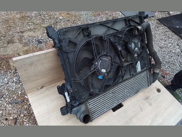 bontott RENAULT TRAFIC Hűtő Ventilátor(ok), Radiátor(ok) Szett