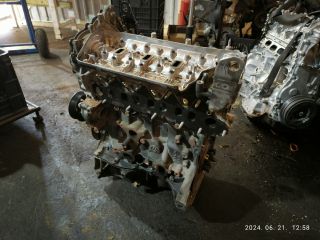 bontott RENAULT TRAFIC Motor (Fűzött blokk hengerfejjel)