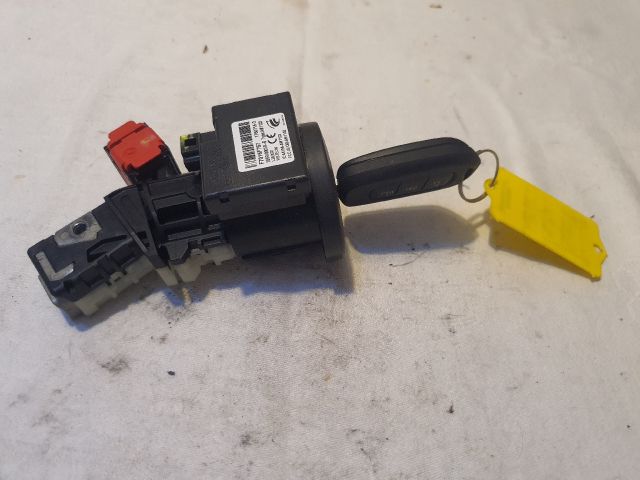 bontott RENAULT TRAFIC Gyújtáskapcsoló Házzal