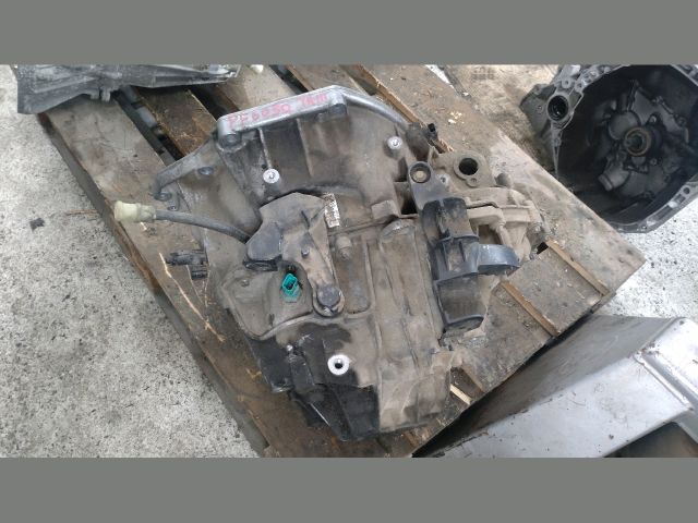 bontott RENAULT TRAFIC Váltó (Mechanikus)