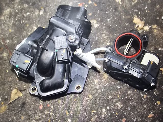 bontott RENAULT TRAFIC Fojtószelep (Elektromos)