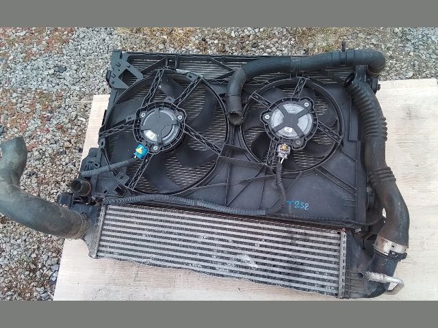 bontott RENAULT TRAFIC Hűtő Ventilátor(ok), Radiátor(ok) Szett