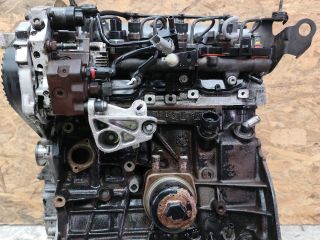 bontott RENAULT TRAFIC Motor (Fűzött blokk hengerfejjel)