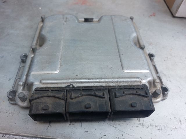 bontott RENAULT TRAFIC Motorvezérlő