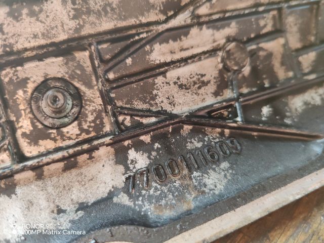 bontott RENAULT TRAFIC Szelepfedél