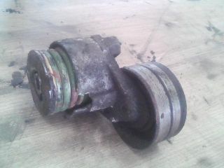 bontott RENAULT TRAFIC Szíjfeszítő Görgő