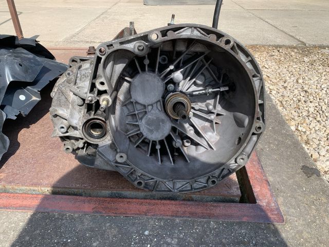 bontott RENAULT TRAFIC Váltó (Mechanikus)