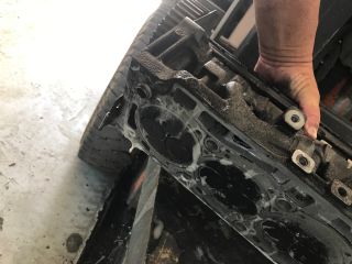 bontott RENAULT TRAFIC Hengerfej